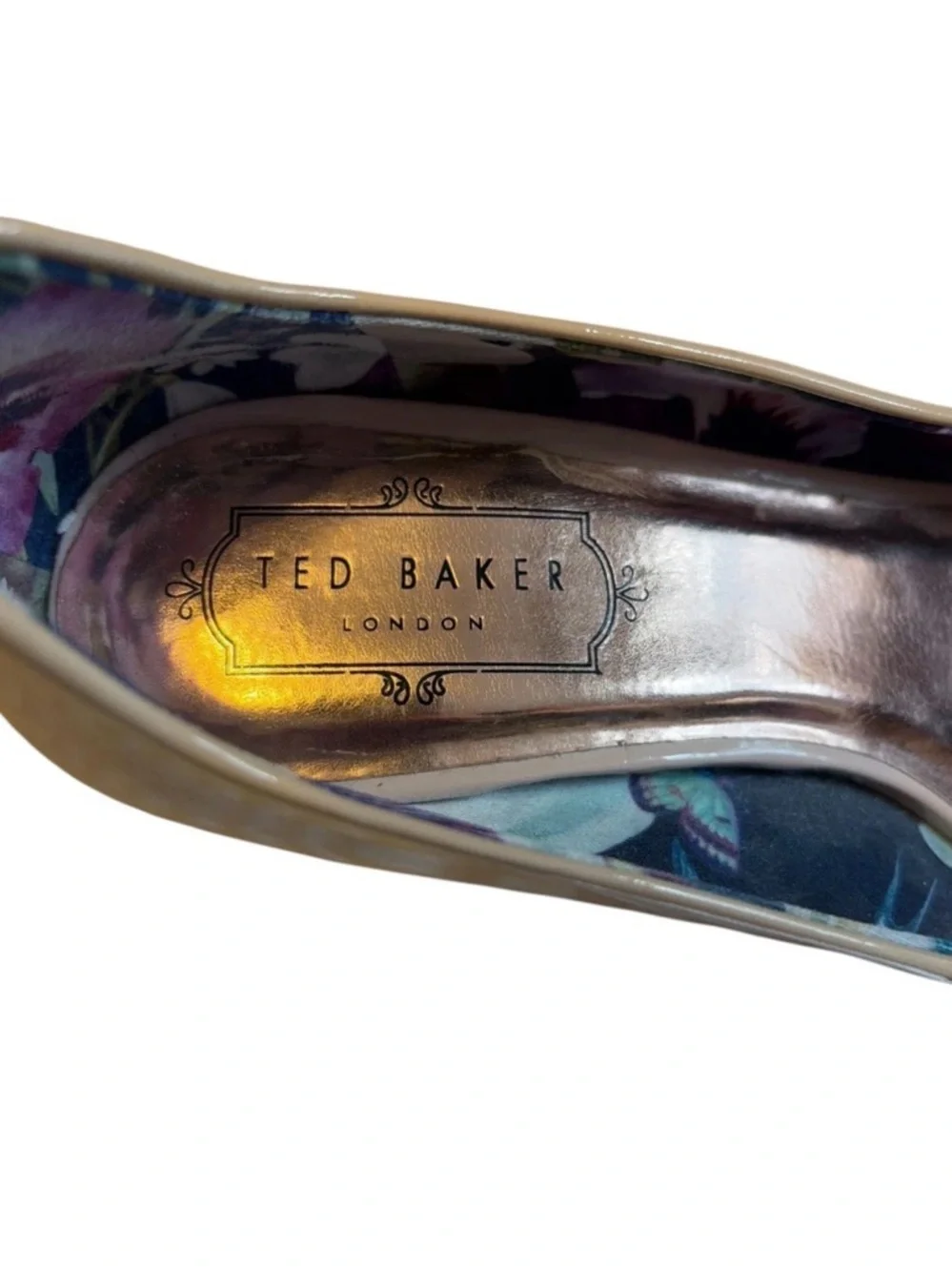 TED BAKER London NUDE KAAWA BEIGE LEATHER STILETTO 4” HEEL  STYLE 06774 US SZ 8